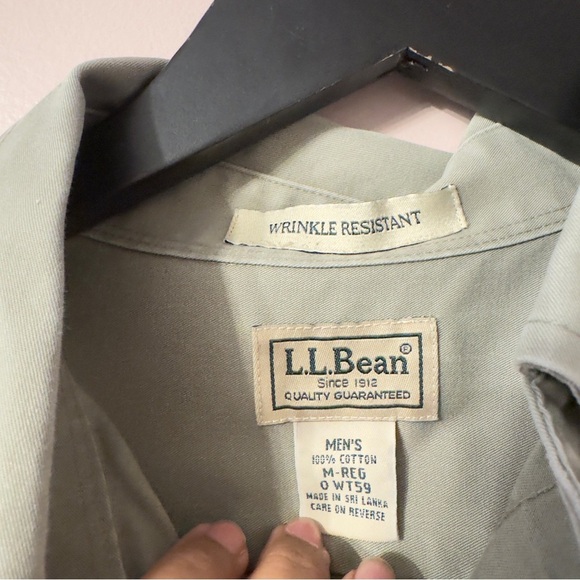 L.L Bean Wrinkle Resistant Buttondown Light Green Men Size M - Picture 5 of 6